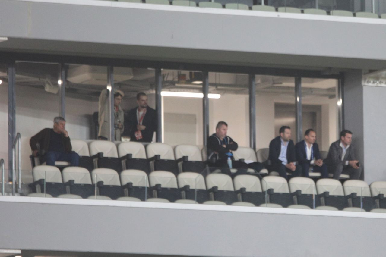 Mircea Lucescu a urmărit meciul de pe Arcul de Triumf din loja Petrolului!_7