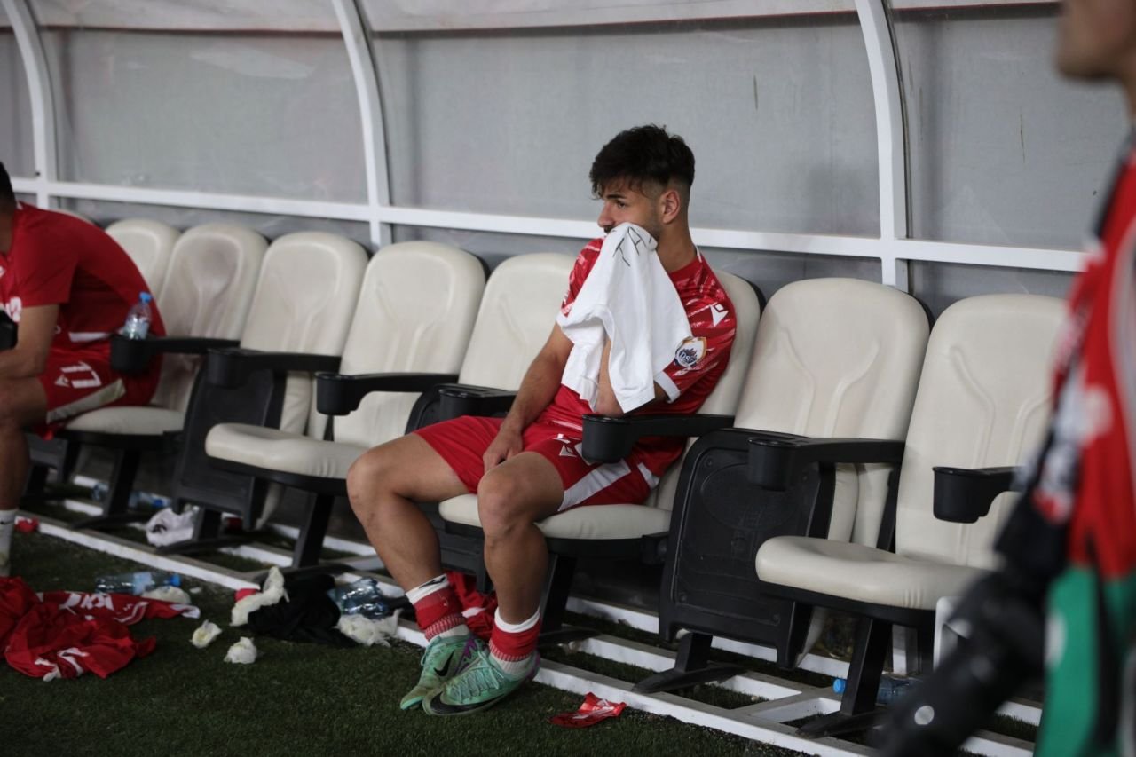 Arbitrul Feșnic i-a scos din minți chiar și pe copii! Ce gest obscen i-au arătat câțiva micuți spectatori la finalul meciului_21