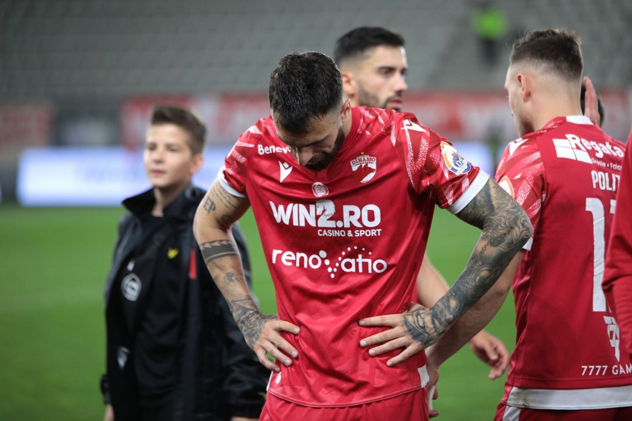 Fețele dezamăgirii. Cum au fost fotografiați dinamoviștii la finalul meciului cu Petrolul_11