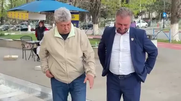 Ca la Hollywood! Cum arată &rdquo;Walk of Fame&rdquo;-ul de la Hunedoara. Mircea Lucescu a venit să-l vadă cu ochii săi