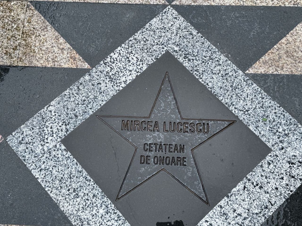 Ca la Hollywood! Cum arată ”Walk of Fame”-ul de la Hunedoara. Mircea Lucescu a venit să-l vadă cu ochii săi_3