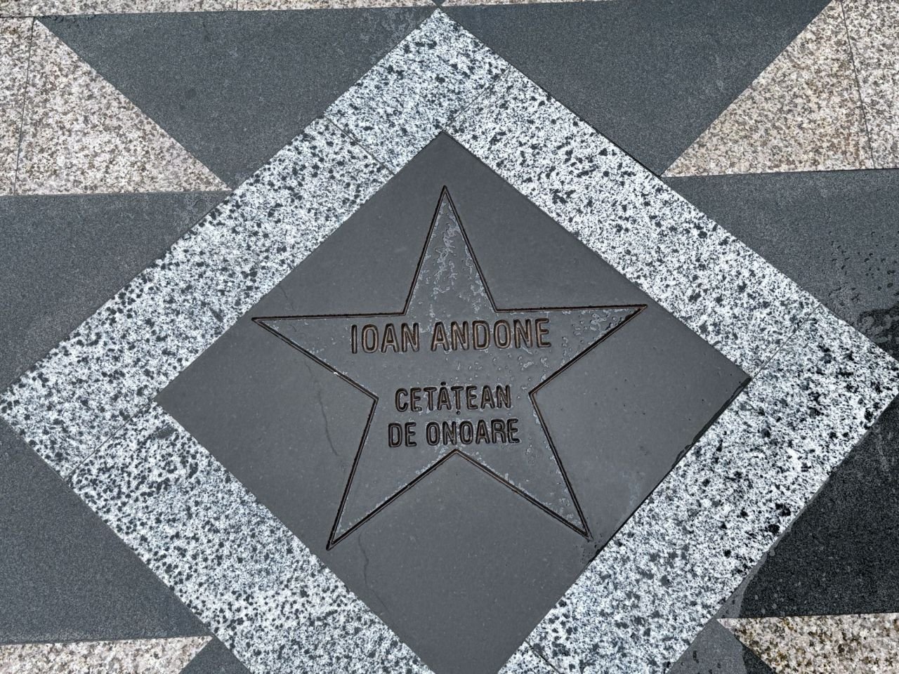 Ca la Hollywood! Cum arată ”Walk of Fame”-ul de la Hunedoara. Mircea Lucescu a venit să-l vadă cu ochii săi_4