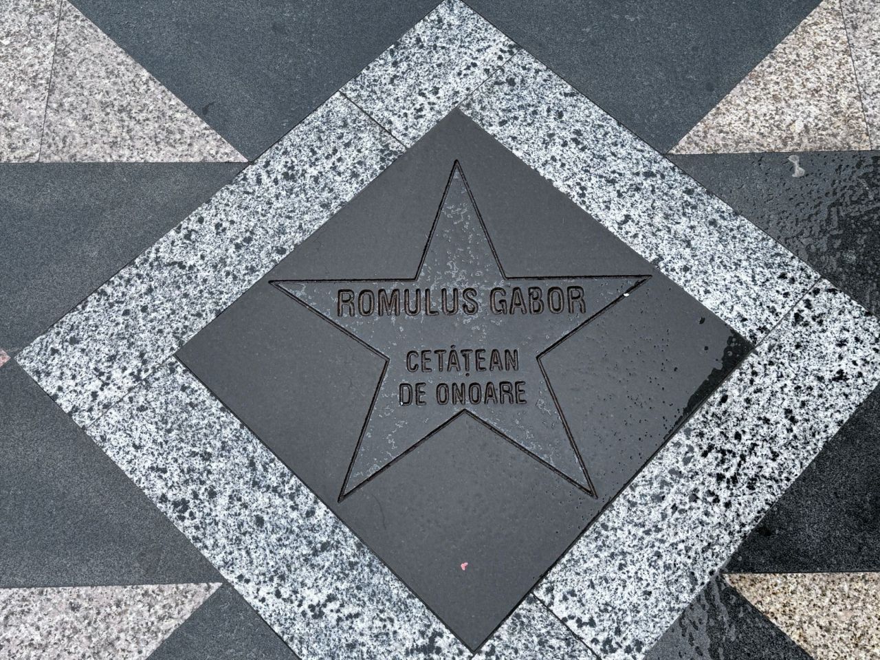 Ca la Hollywood! Cum arată ”Walk of Fame”-ul de la Hunedoara. Mircea Lucescu a venit să-l vadă cu ochii săi_6