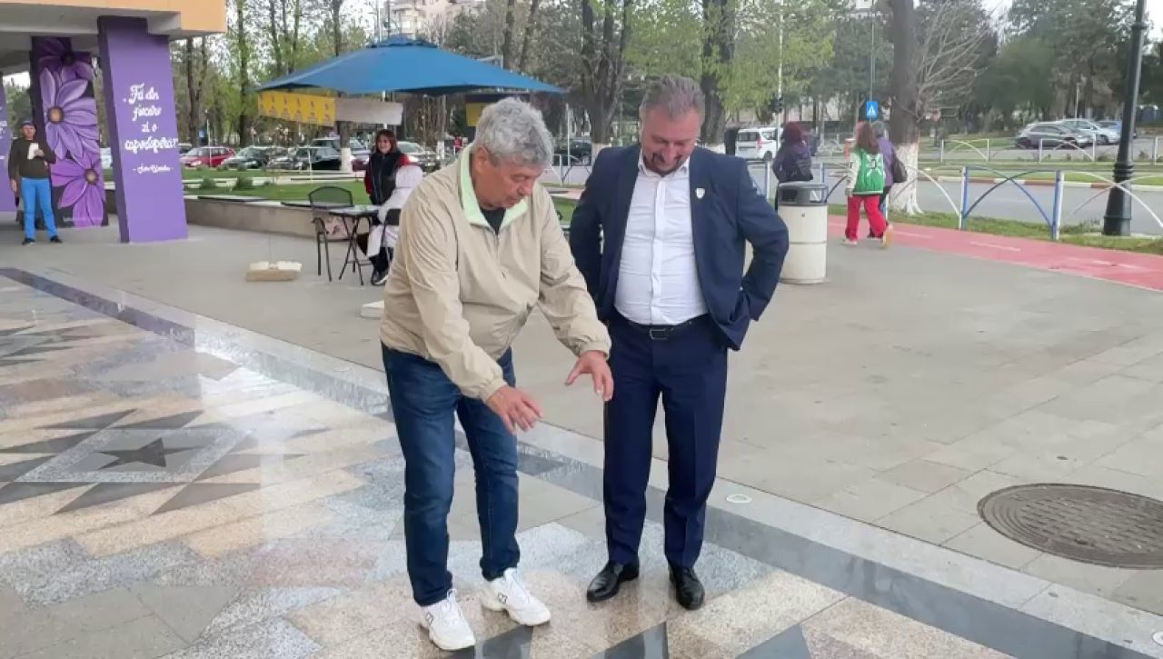 Ca la Hollywood! Cum arată ”Walk of Fame”-ul de la Hunedoara. Mircea Lucescu a venit să-l vadă cu ochii săi_8