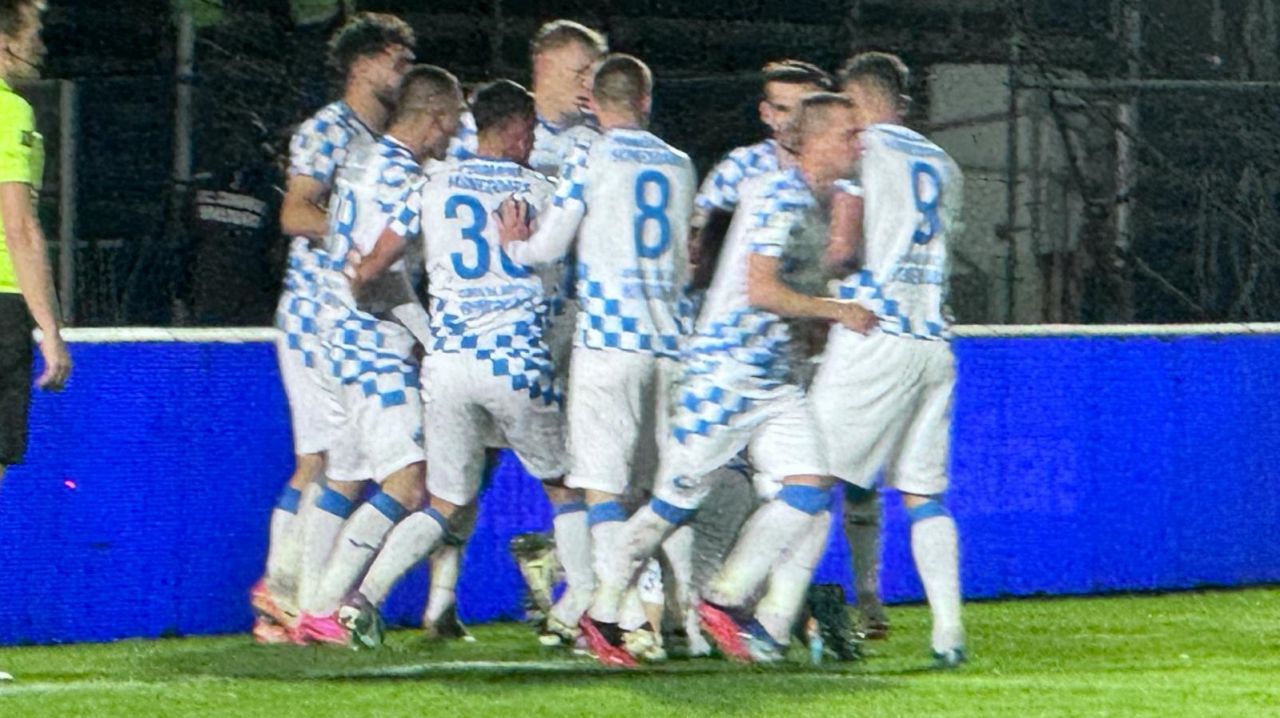 Corvinul - CFR Cluj 4-0 | Au reușit imposibilul! Trupa lui Mutu, făcută KO la Hunedoara_1