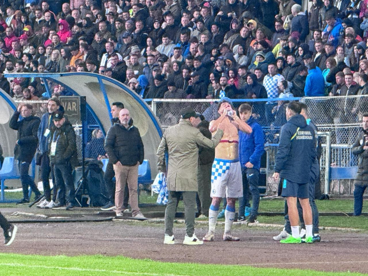 Probleme la CFR Cluj! Și-a umplut de sânge un adversar și va rata derby-urile cu FCSB și Rapid_6