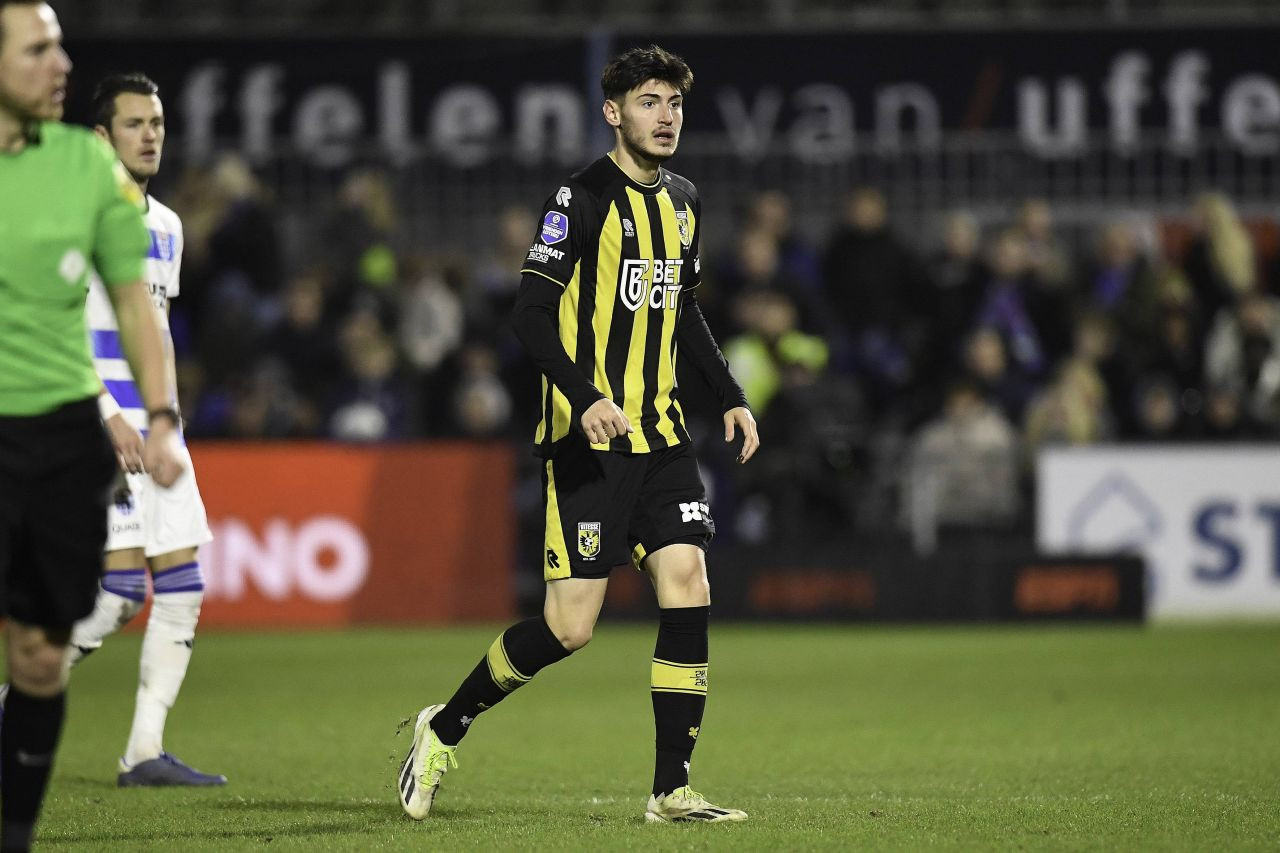 Marea speranță pentru atacul naționalei României, 13 minute jucate în primele 10 meciuri la penultima clasată!_6