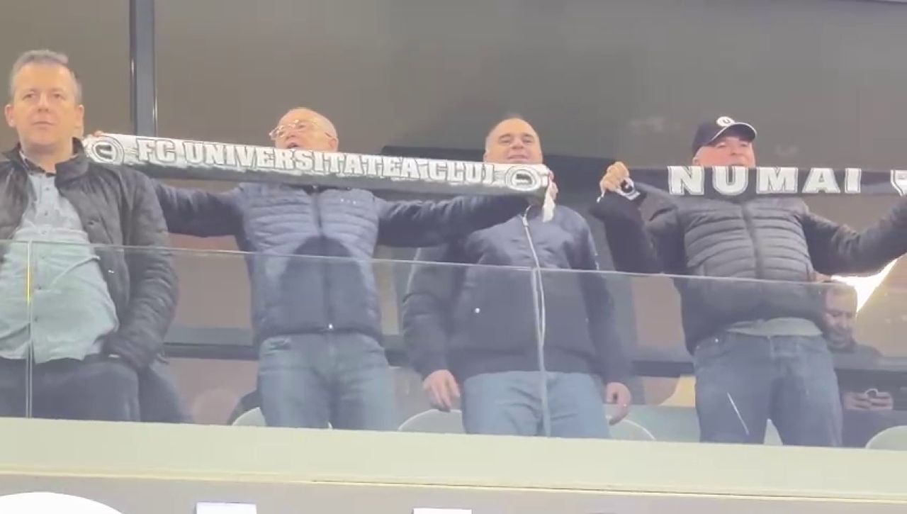 Emil Boc jubilează după calificarea lui ”U” Cluj în semifinalele Cupei României!_6