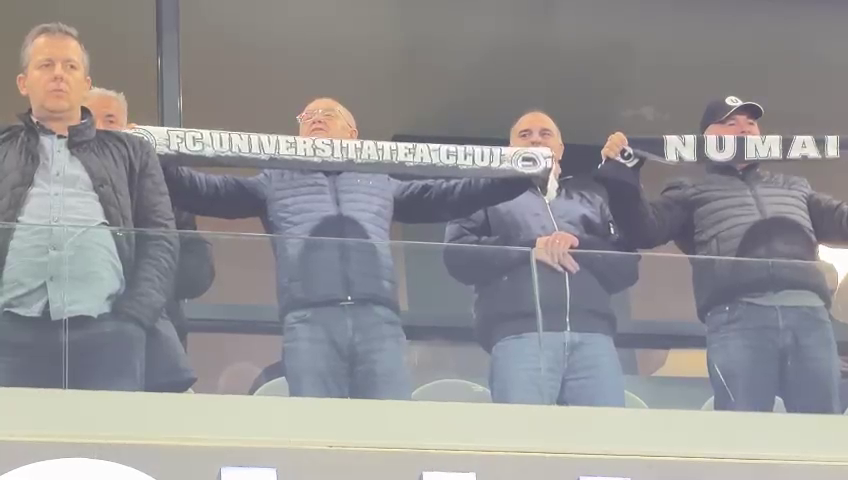 Emil Boc jubilează după calificarea lui ”U” Cluj în semifinalele Cupei României!_10