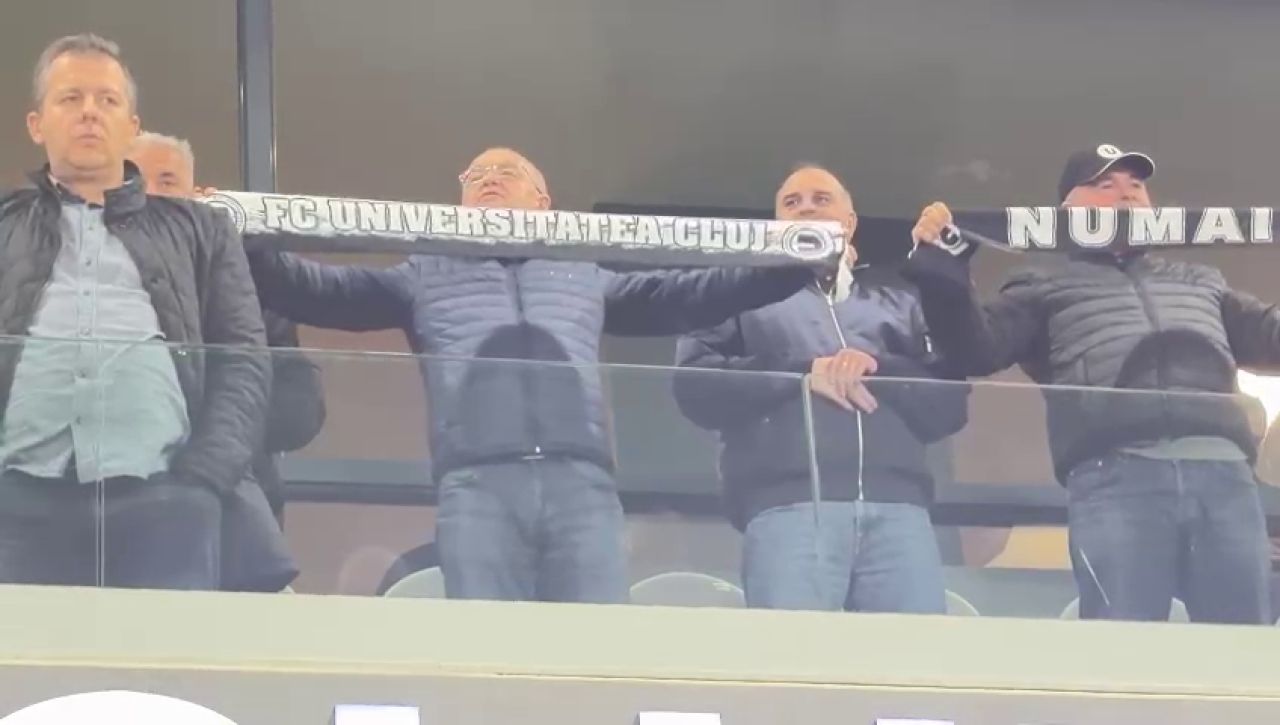 Emil Boc jubilează după calificarea lui ”U” Cluj în semifinalele Cupei României!_11