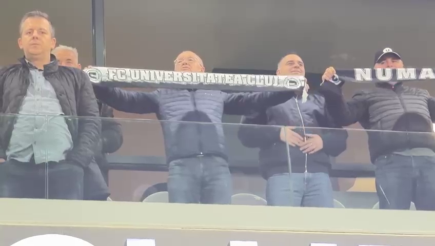 Emil Boc jubilează după calificarea lui ”U” Cluj în semifinalele Cupei României!_14
