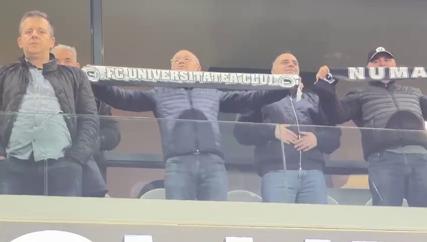 Emil Boc jubilează după calificarea lui ”U” Cluj în semifinalele Cupei României!_14