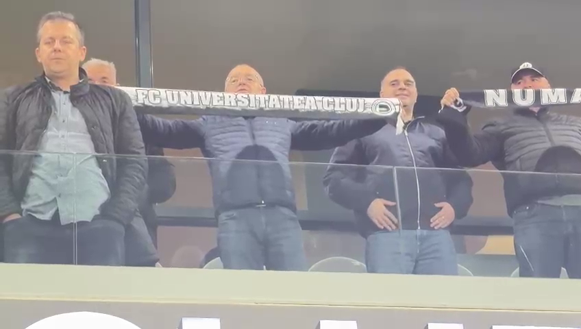 Emil Boc jubilează după calificarea lui ”U” Cluj în semifinalele Cupei României!_18