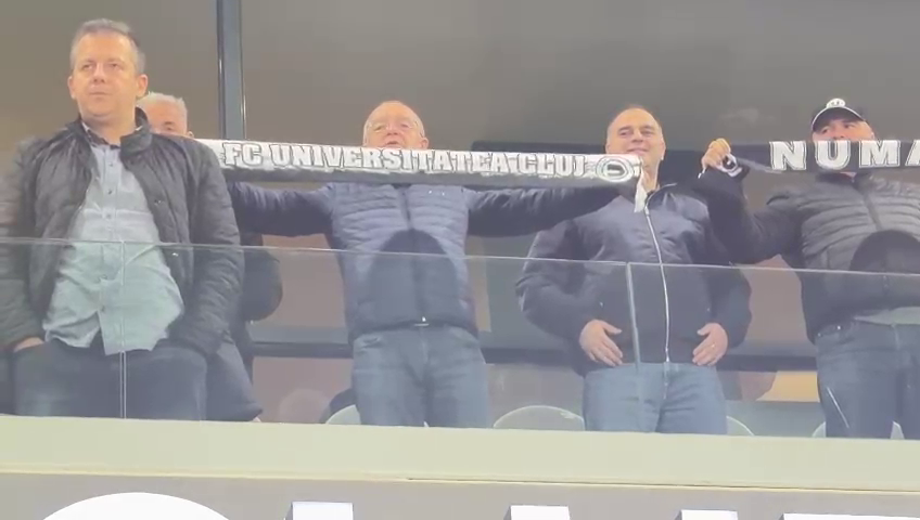 Emil Boc jubilează după calificarea lui ”U” Cluj în semifinalele Cupei României!_19