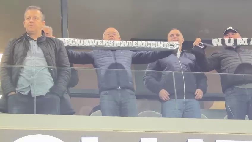 Emil Boc jubilează după calificarea lui ”U” Cluj în semifinalele Cupei României!_20