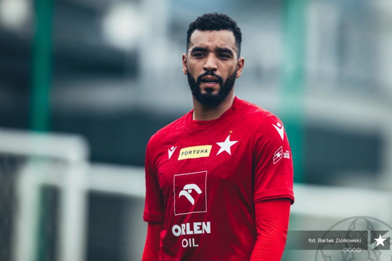 Echipa lui Omrani a scris istorie miercuri seară, dar fostul atacant de la FCSB și CFR Cluj nu are loc nici pe bancă!_3