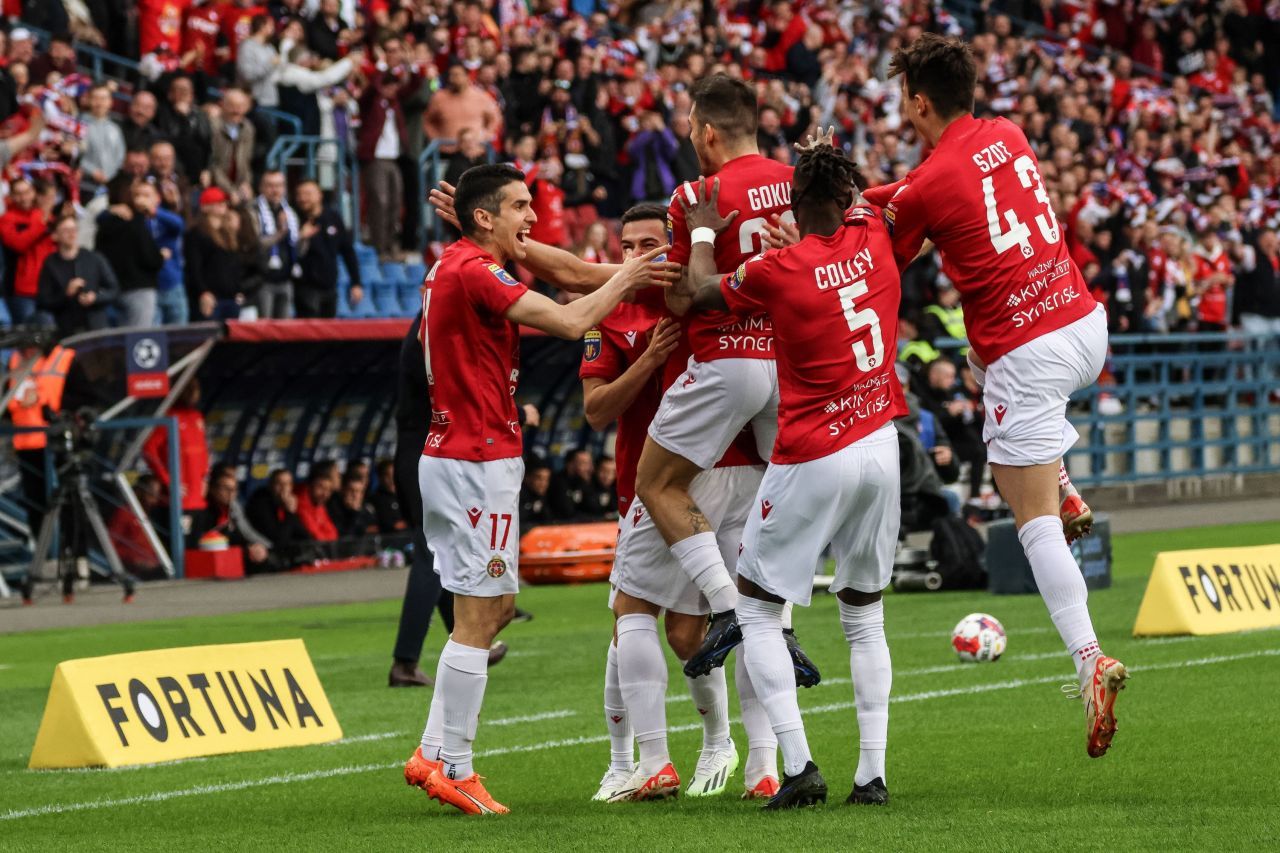 Echipa lui Omrani a scris istorie miercuri seară, dar fostul atacant de la FCSB și CFR Cluj nu are loc nici pe bancă!_1