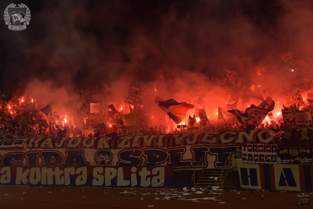 A fost dezastru la Hajduk Split - Dinamo Zagreb! Polițiști răniți, incendii și zeci de suporteri din 'Torcida' și 'Bad Blue Boys' arestați_2