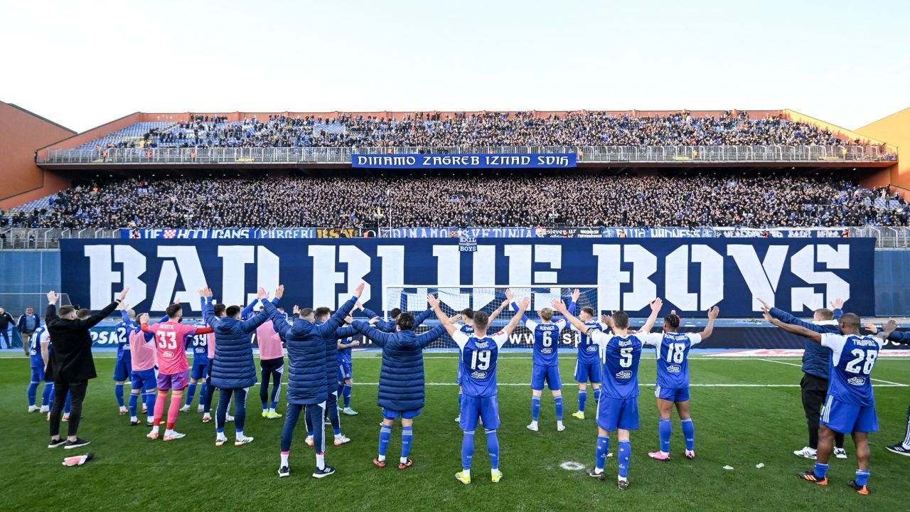 A fost dezastru la Hajduk Split - Dinamo Zagreb! Polițiști răniți, incendii și zeci de suporteri din 'Torcida' și 'Bad Blue Boys' arestați_12