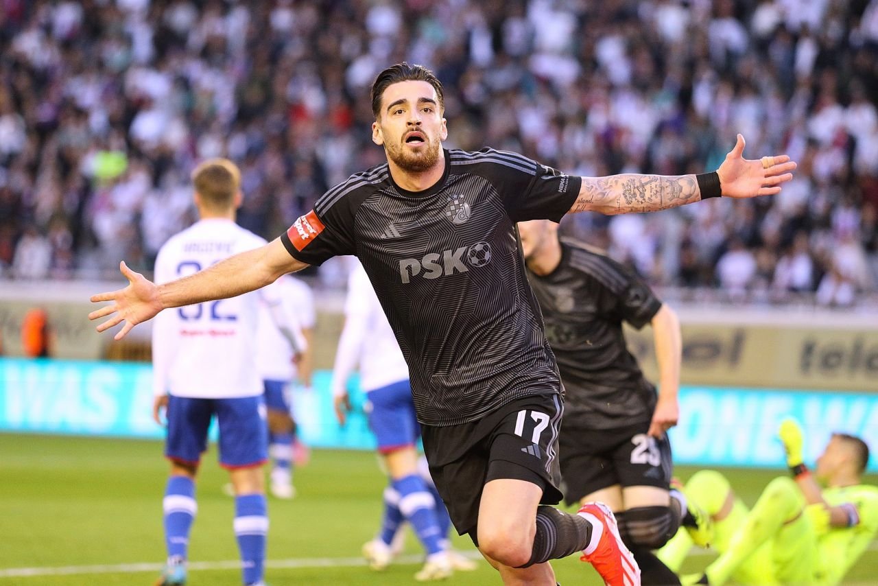 A fost dezastru la Hajduk Split - Dinamo Zagreb! Polițiști răniți, incendii și zeci de suporteri din 'Torcida' și 'Bad Blue Boys' arestați_15