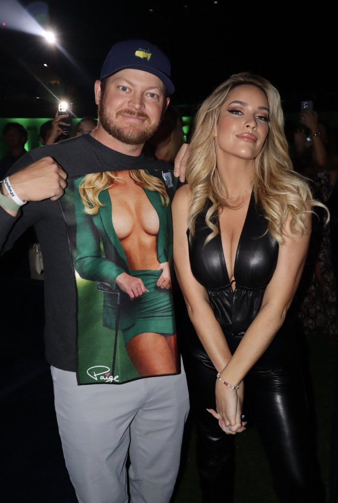 'Cea mai sexy femeie din lume' s-a dezbrăcat în fața camerei și a postat clipul pe internet: