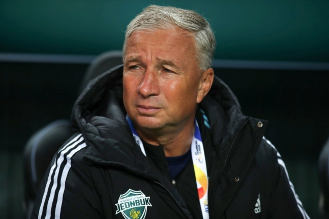 Dan Petrescu, dat afară din Coreea: &bdquo;Echipa e &icirc;ntr-o situație mizerabilă!&rdquo; Presa locală anunță viitoare sa destinație
