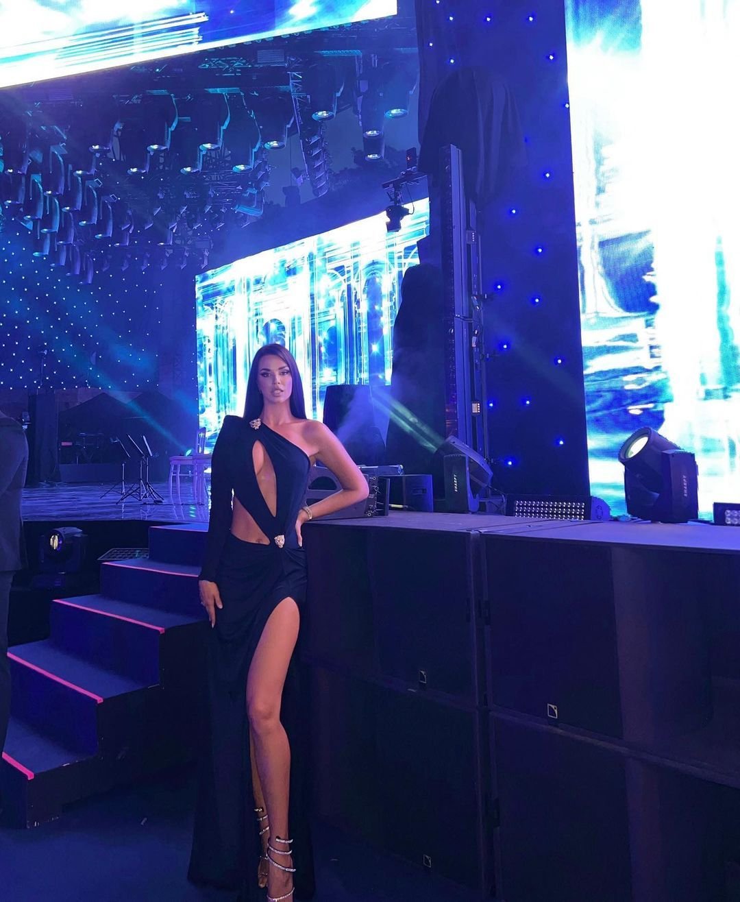 Ivana Knoll se pregătește de EURO 2024 în cele mai incendiare ținute! Fanii au reacționat imediat când au văzut-o așa_46