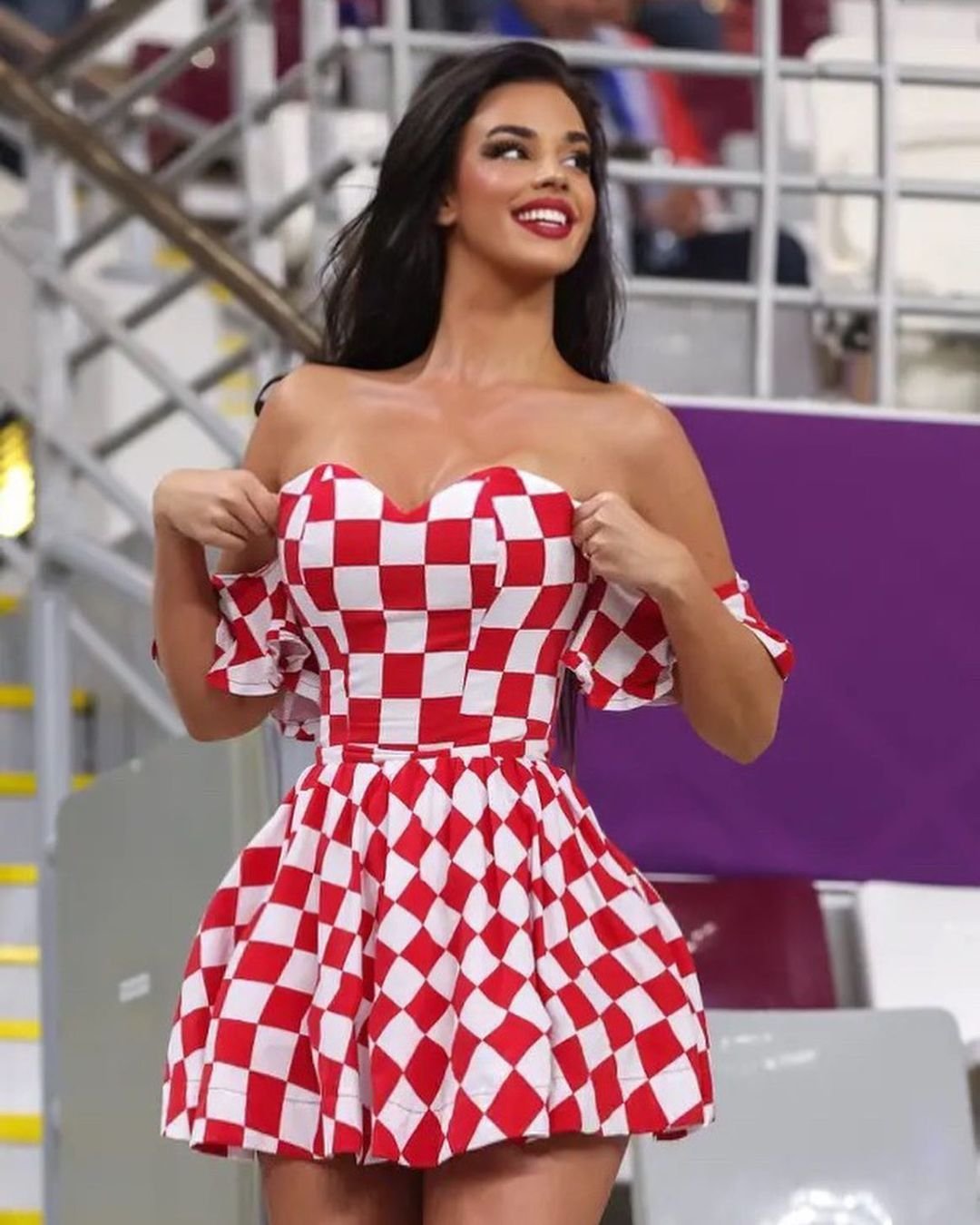 Ivana Knoll se pregătește de EURO 2024 în cele mai incendiare ținute! Fanii au reacționat imediat când au văzut-o așa_122