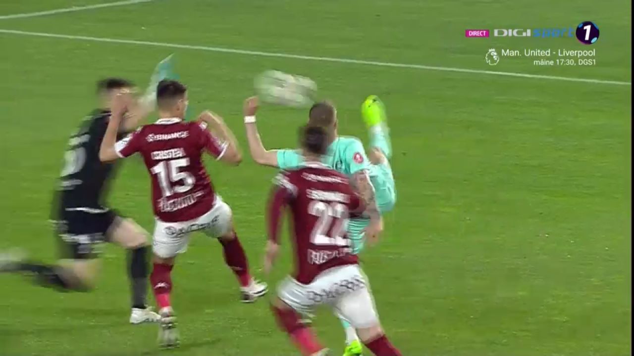 Ce execuție! Daniel Bîrligea a profitat de eroarea lui Marian Aioani în derby-ul vișiniu_6