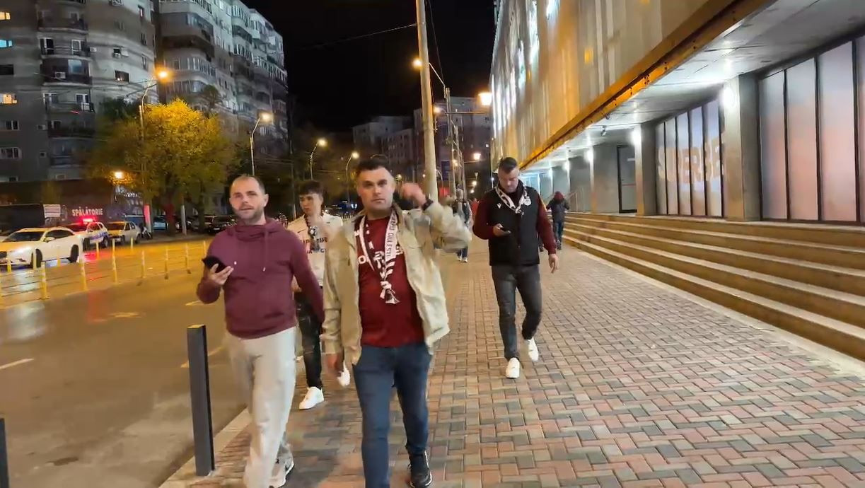 Să vină Șumi să luăm campionatul! Revoltați, fanii rapidiști au plecat &icirc;n masă de la stadion la pauza meciului cu CFR