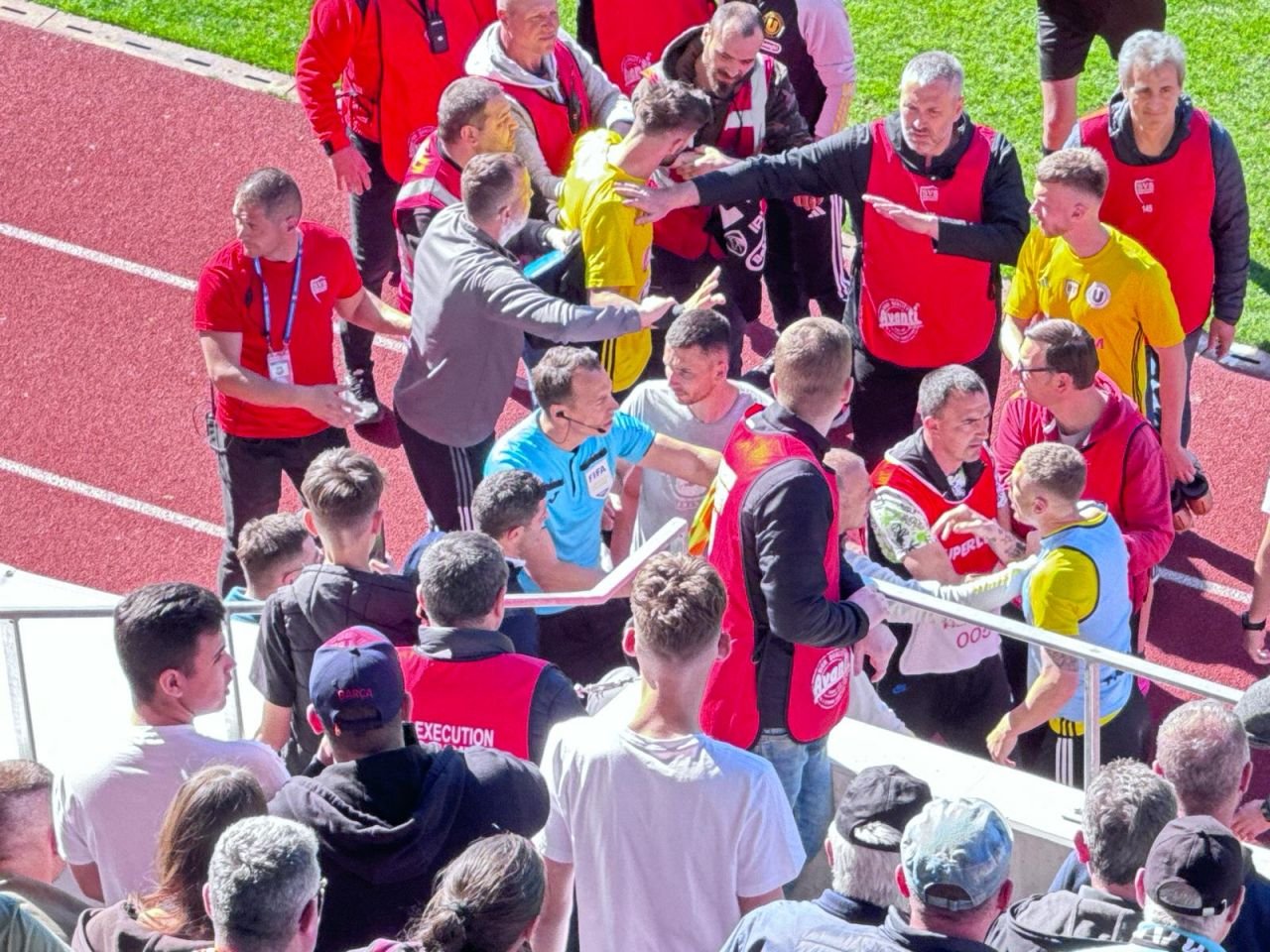 S-au încins spiritele la Sibiu! Hermannstadt - U Cluj a fost aproape să se încheie cu o bătaie_10