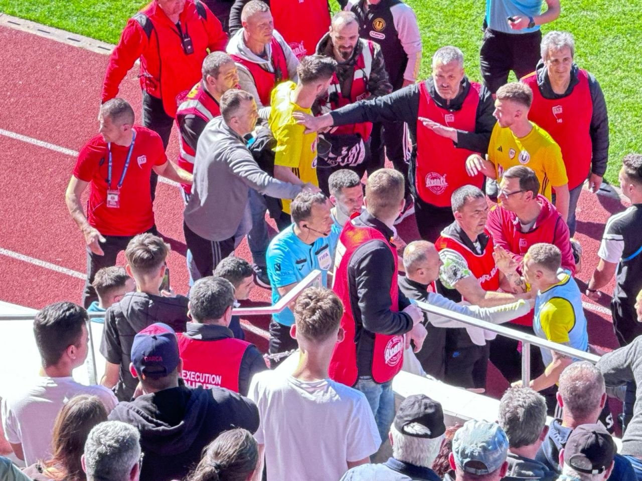 S-au încins spiritele la Sibiu! Hermannstadt - U Cluj a fost aproape să se încheie cu o bătaie_11