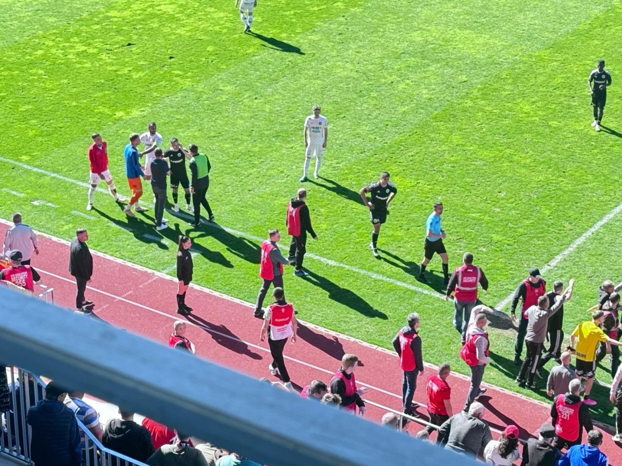 S-au încins spiritele la Sibiu! Hermannstadt - U Cluj a fost aproape să se încheie cu o bătaie_17