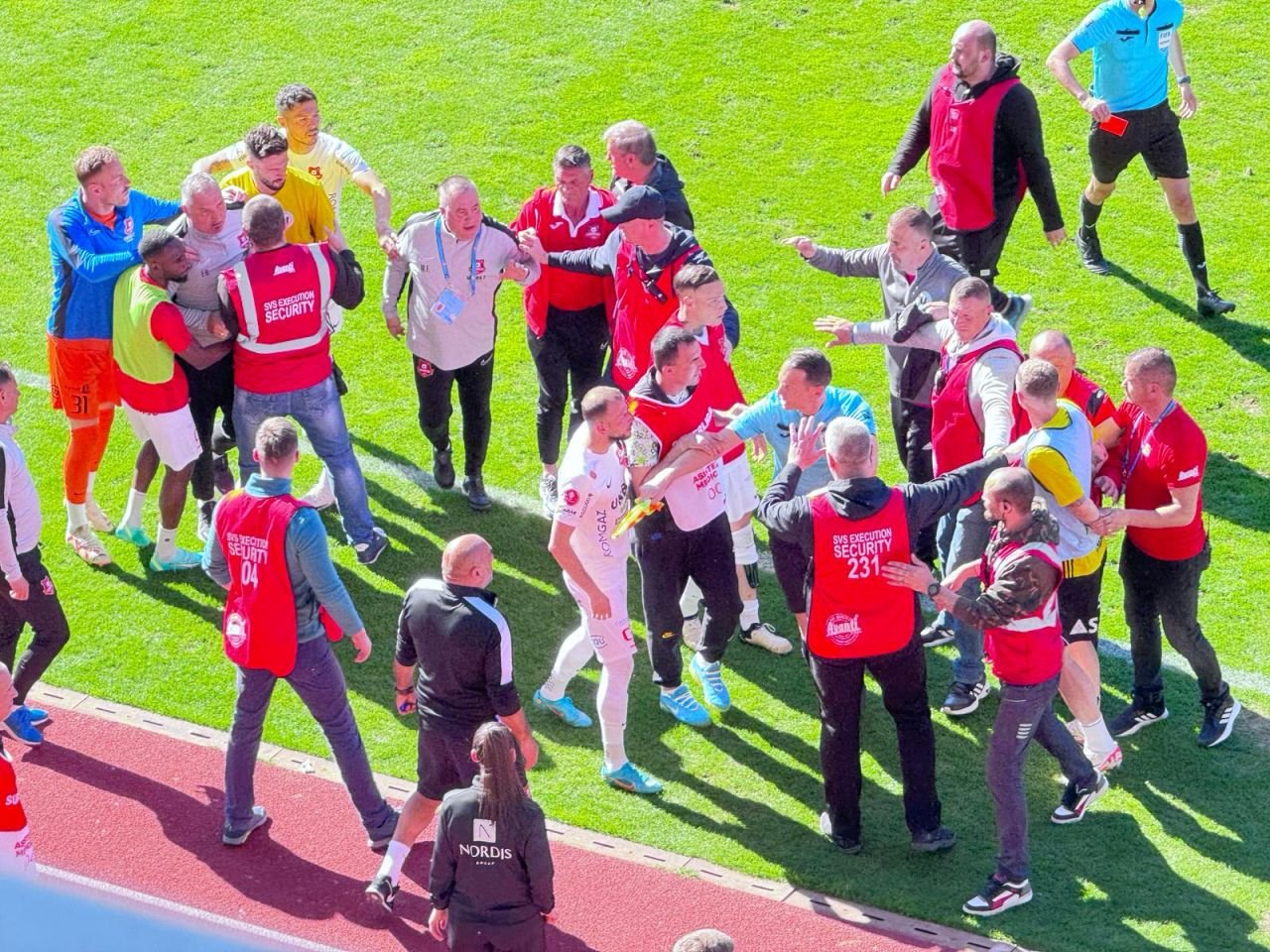 S-au încins spiritele la Sibiu! Hermannstadt - U Cluj a fost aproape să se încheie cu o bătaie_19