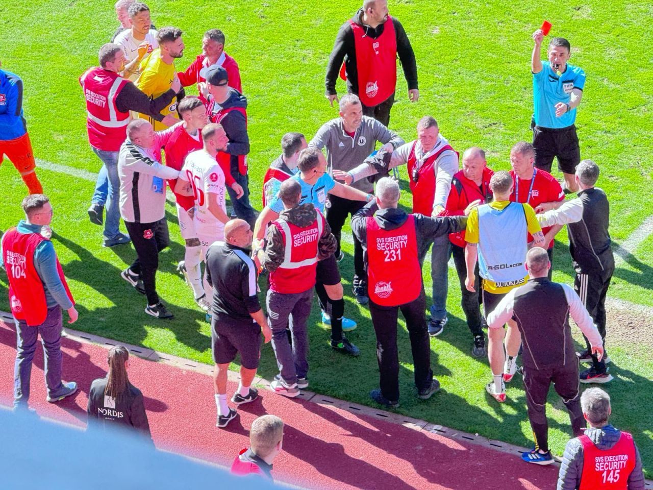 S-au încins spiritele la Sibiu! Hermannstadt - U Cluj a fost aproape să se încheie cu o bătaie_22
