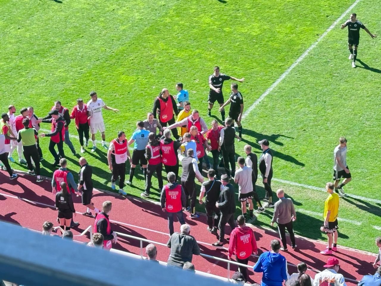 S-au încins spiritele la Sibiu! Hermannstadt - U Cluj a fost aproape să se încheie cu o bătaie_25