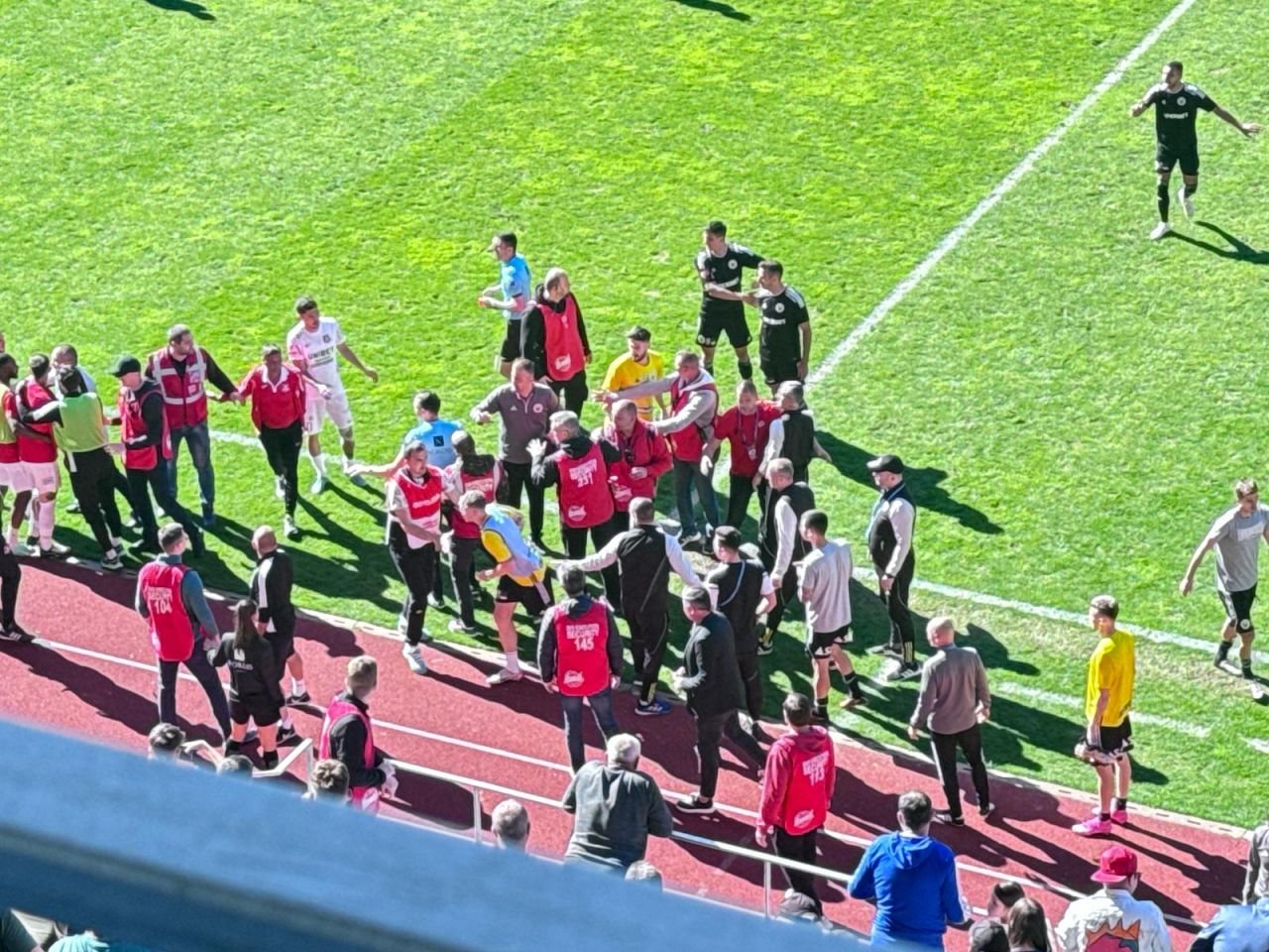 S-au încins spiritele la Sibiu! Hermannstadt - U Cluj a fost aproape să se încheie cu o bătaie_27