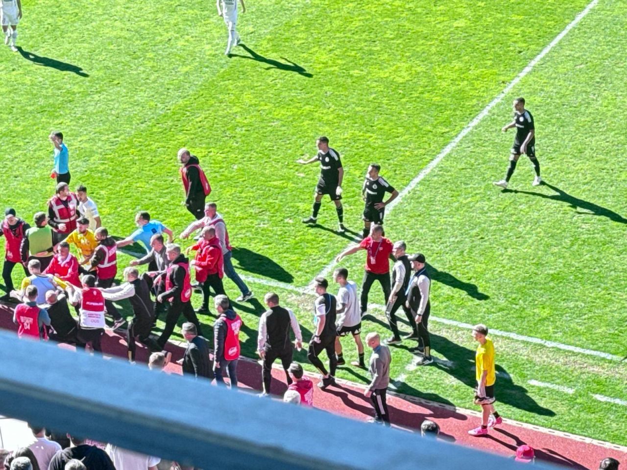 S-au încins spiritele la Sibiu! Hermannstadt - U Cluj a fost aproape să se încheie cu o bătaie_35