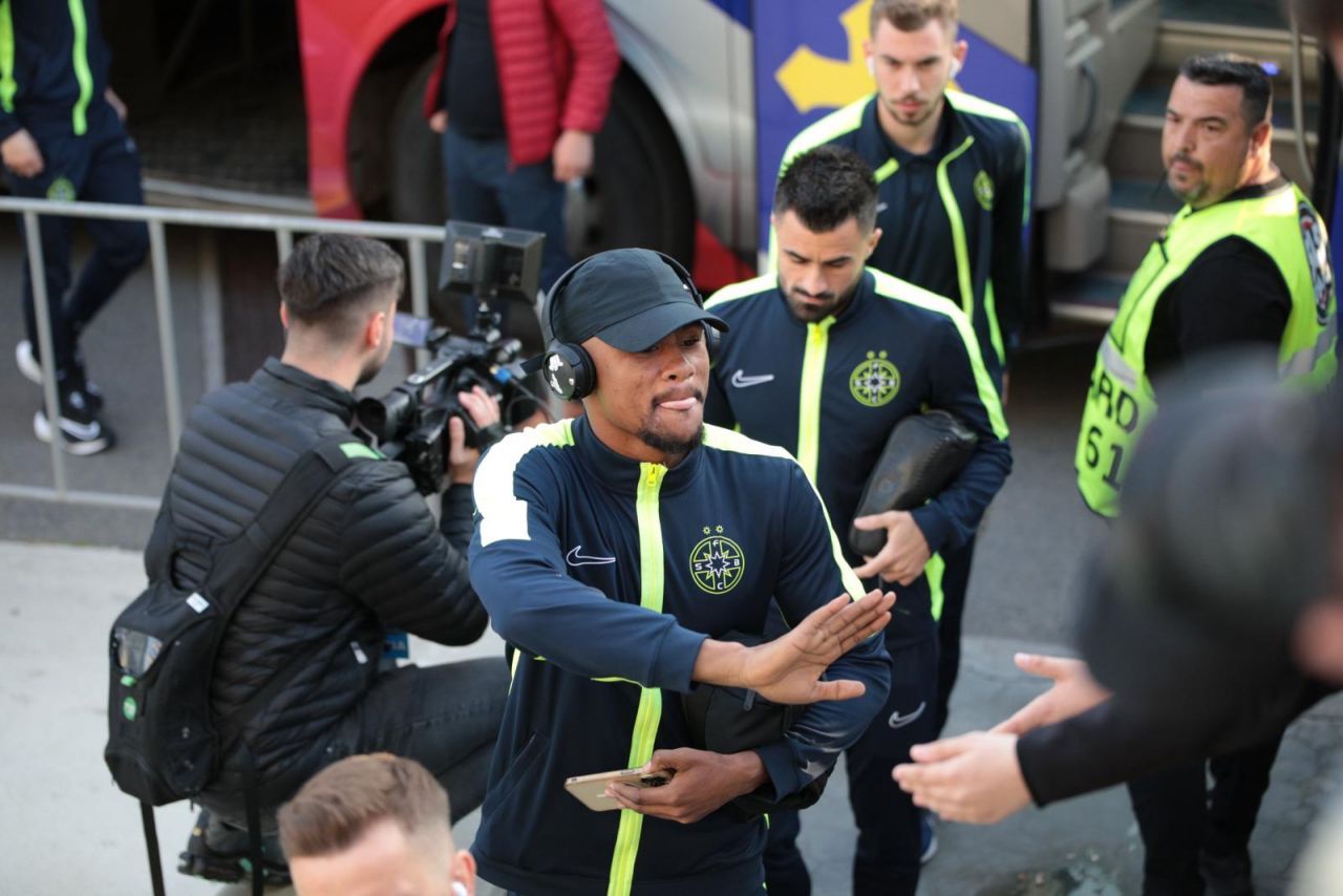 Primire ”de gală” pentru FCSB înainte de meciul cu Universitatea Craiova! Jucătorul care a fost ovaționat puternic_10