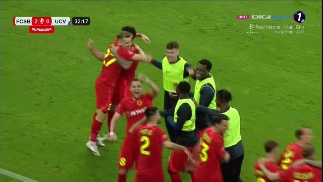 Radaslavescu a uitat de supărare! Cum a fost surprins la meciul cu Universitatea Craiova_9