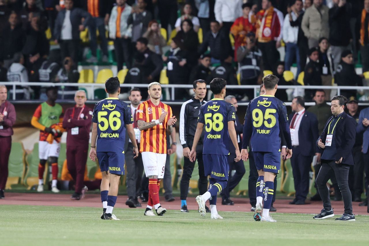Haos în Supercupa Turciei: Fenerbahce a trimis echipa U19 și a ieșit de pe teren după două minute! „Apărăm adevărul!”_2