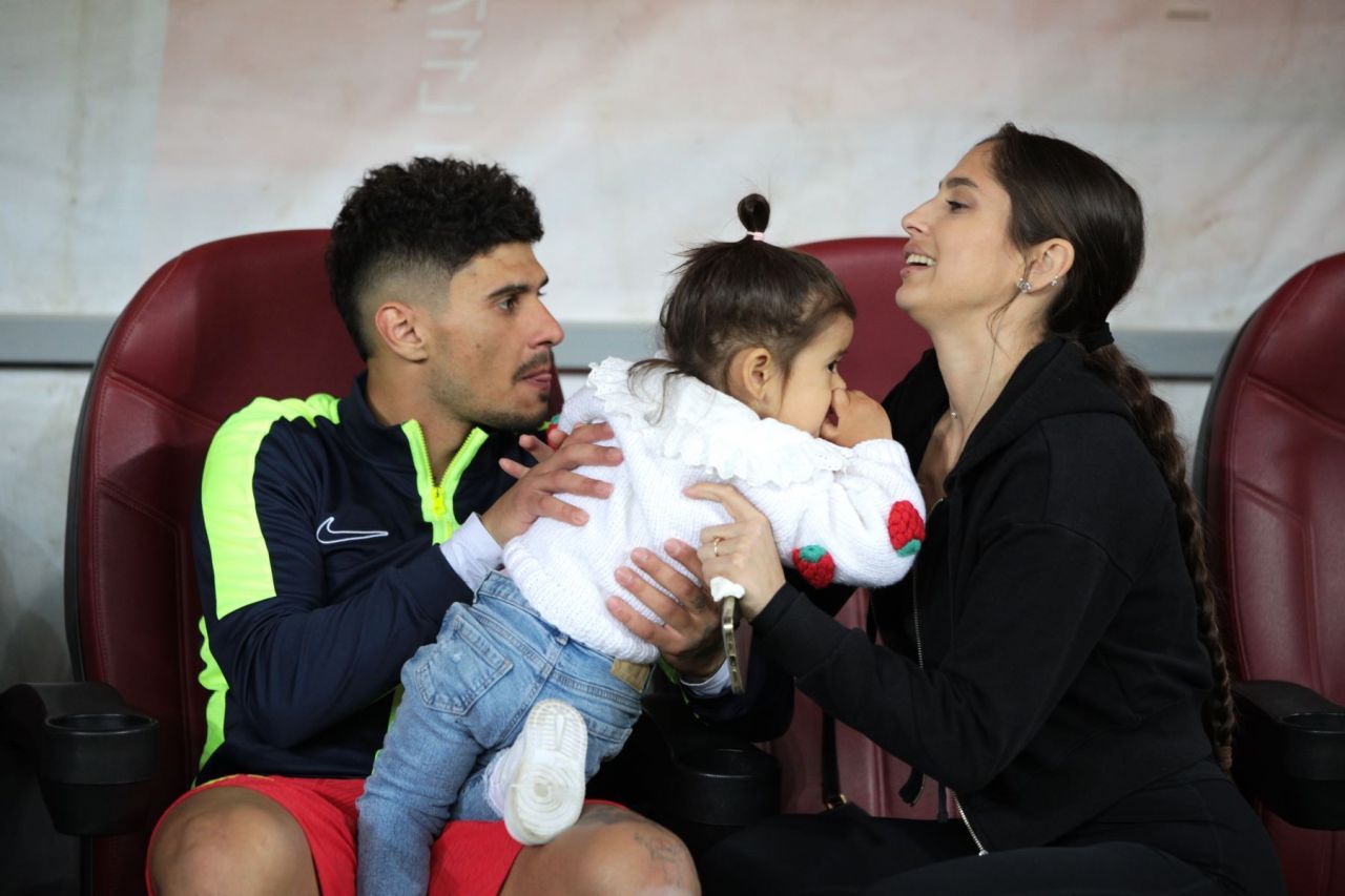 Unii români nu fac într-un an câți bani va primi Florinel Coman pe zi, în Qatar: despre ce sumă e vorba_12