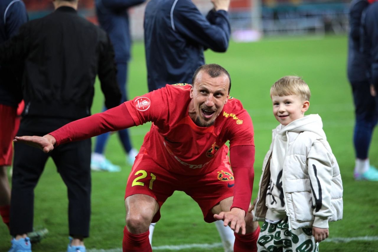 Chiricheș chiar vrea la Euro 2024! Ce a făcut fotbalistul FCSB, când colegii săi erau la dușuri_6