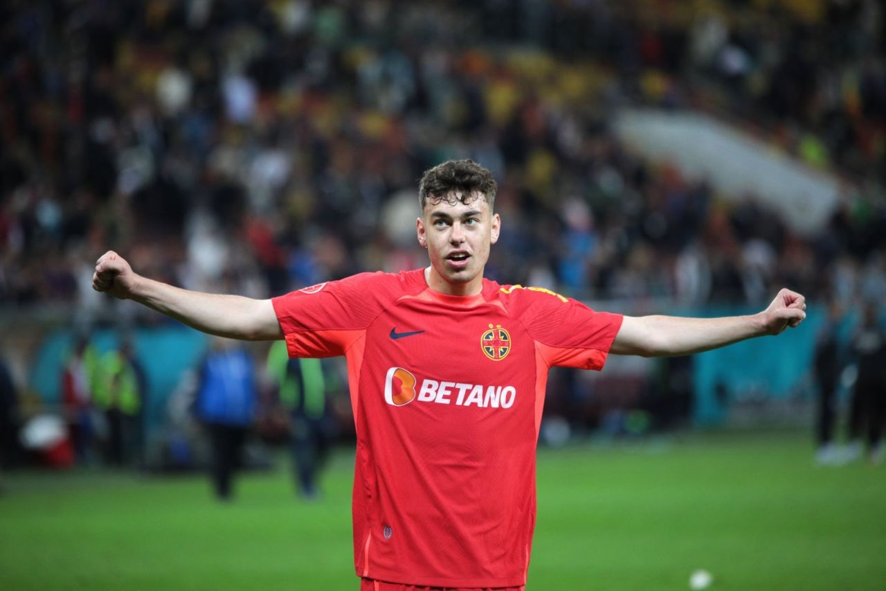 Radaslavescu a uitat de supărare! Cum a fost surprins la meciul cu Universitatea Craiova_24