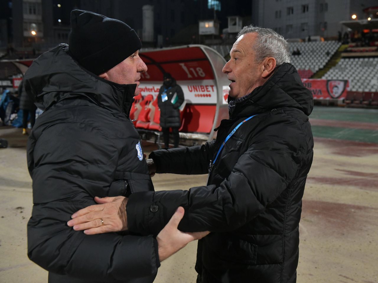 Mesajul superb al lui Dinamo de ziua lui Mircea Rednic, simbolul ”alb-roșu” devenit acum adversar al ”câinilor”_14
