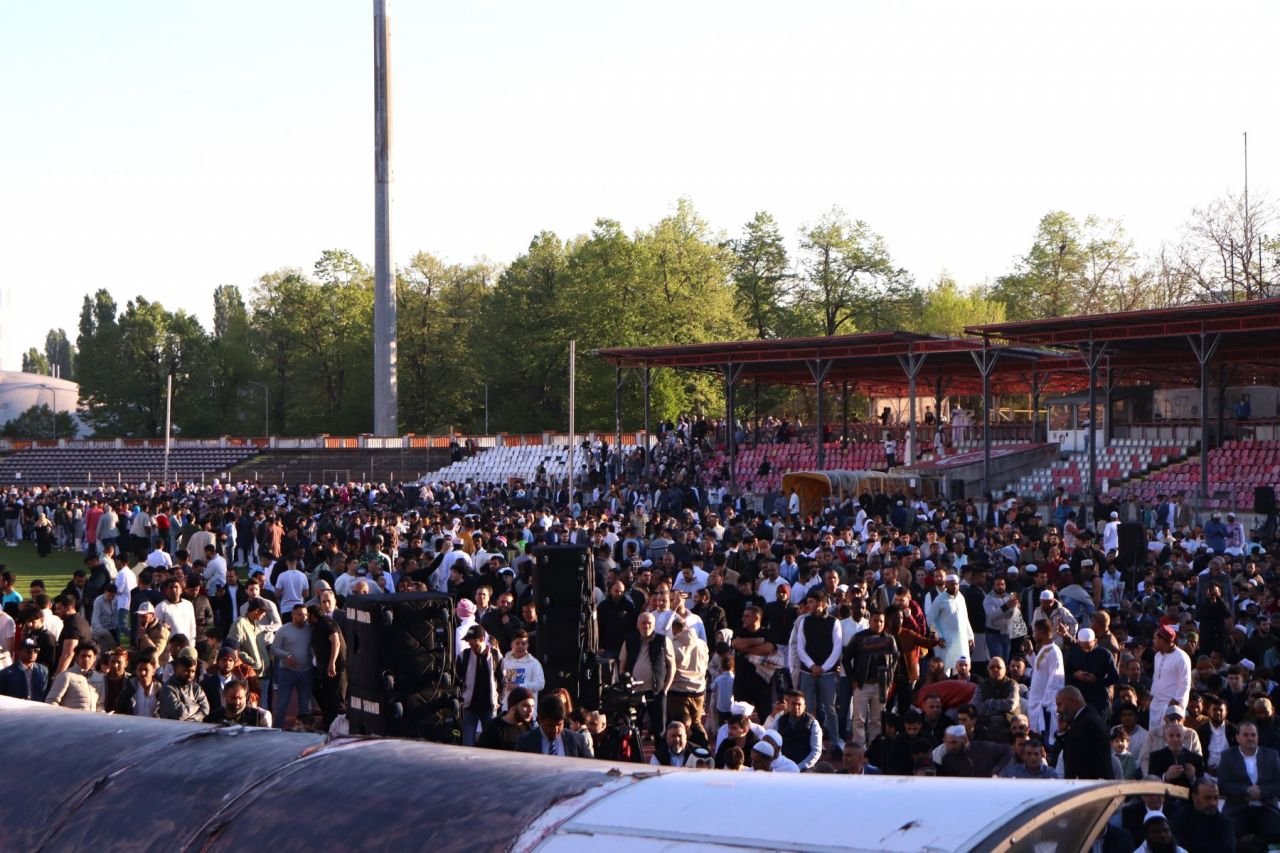 Au venit musulmanii la Dinamo, dar nu vreun șeic miliardar. Ultimul mare eveniment pe vechiul stadion, cu peste 5.000 de oameni _18