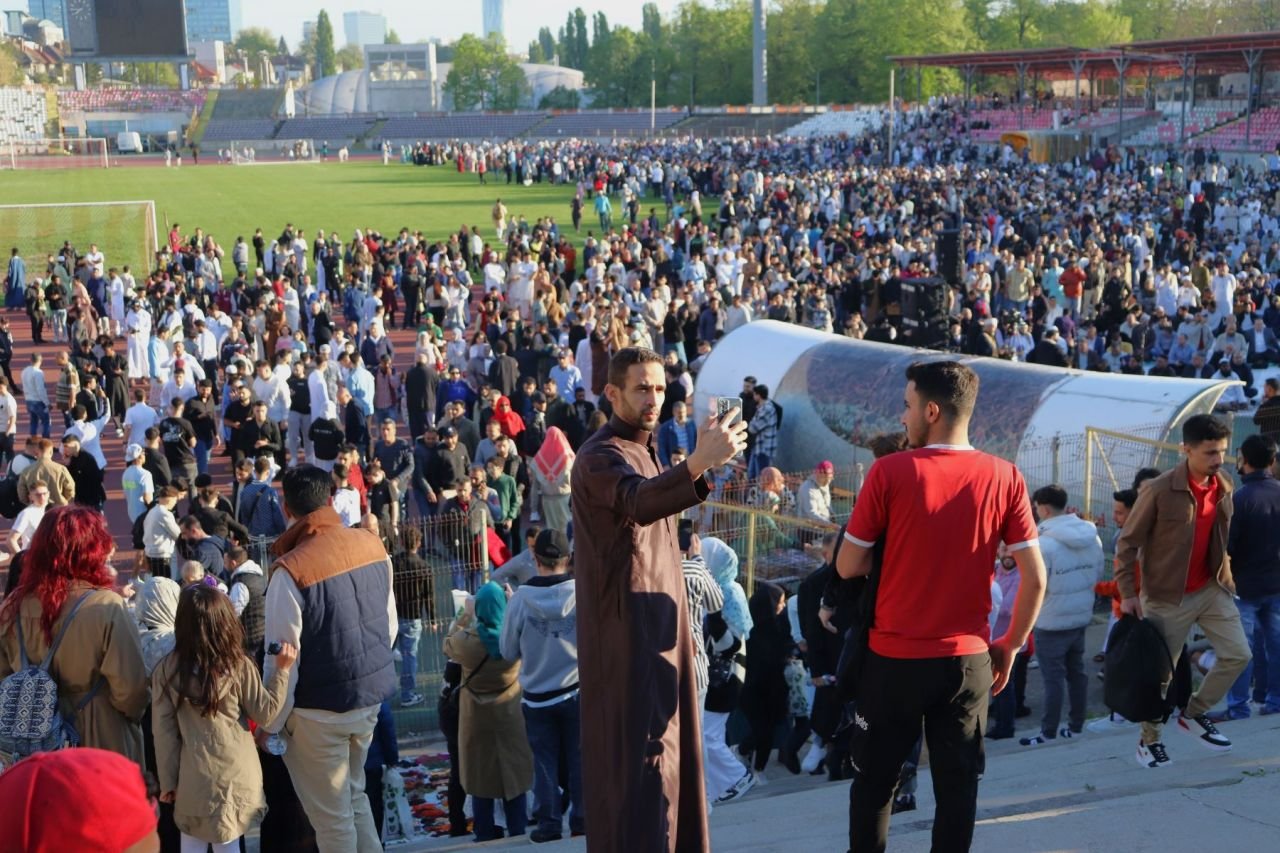 Au venit musulmanii la Dinamo, dar nu vreun șeic miliardar. Ultimul mare eveniment pe vechiul stadion, cu peste 5.000 de oameni _22