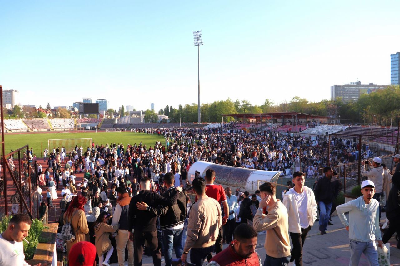 Au venit musulmanii la Dinamo, dar nu vreun șeic miliardar. Ultimul mare eveniment pe vechiul stadion, cu peste 5.000 de oameni _26