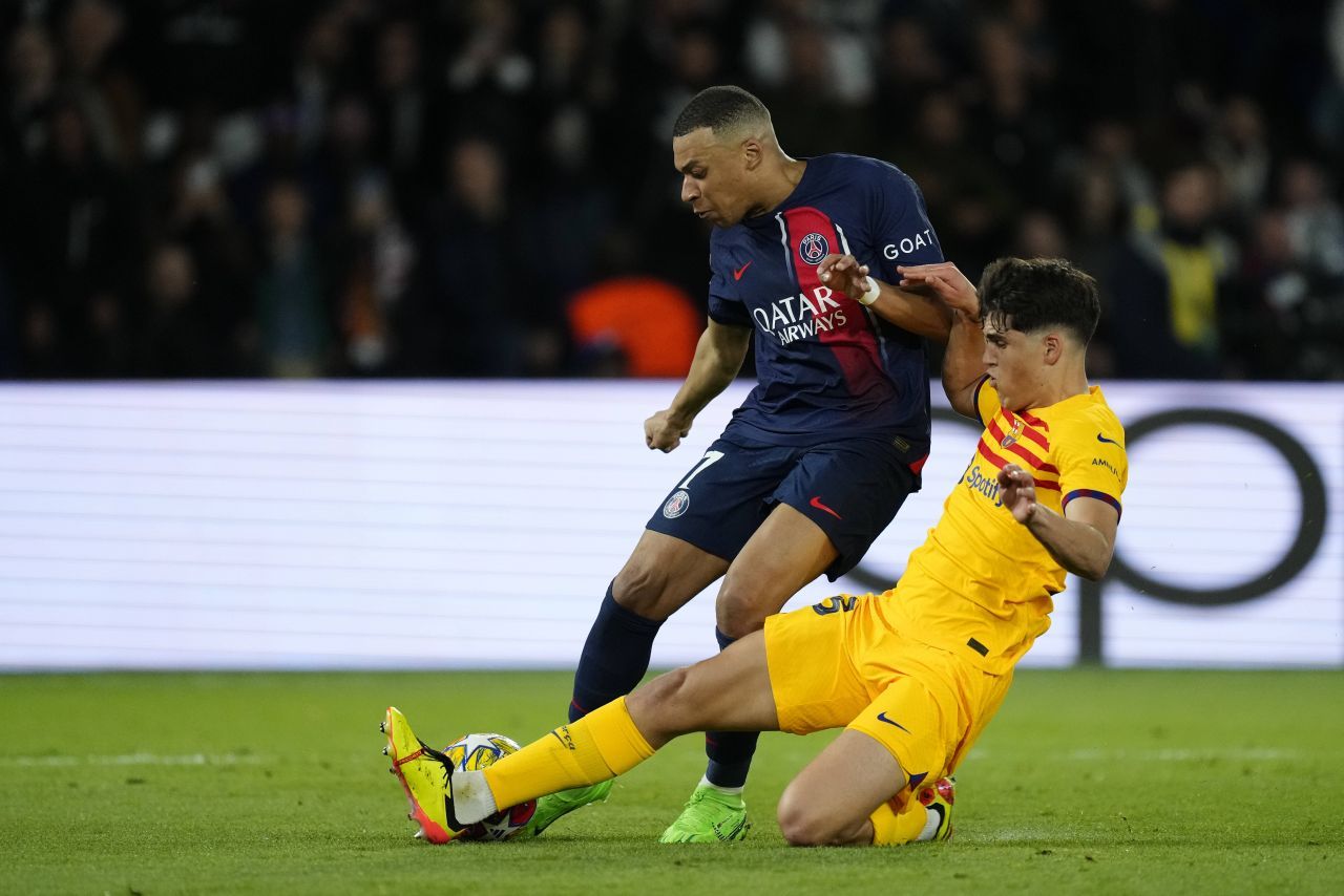 Record în Champions League pentru Pau Cubarsi, puștiul-minune din defensiva Barcelonei, în victoria 3-2 cu PSG_4