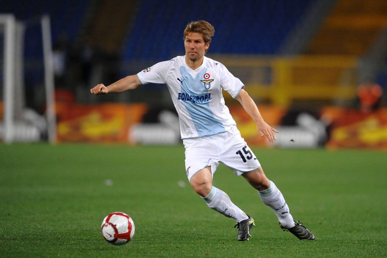 Cel mai cunoscut fotbalist gay, campion în Bundesliga și vicecampion european cu Germania, speaker la conferința FRF din București!_5